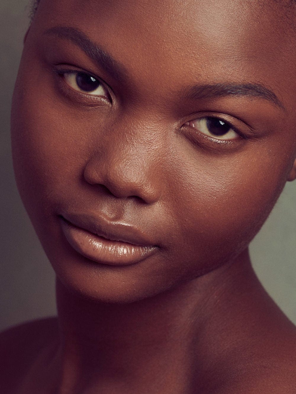 Emblazoned - beauty editorial Image for Ellements magazine photographed by London beauty photorapher John Sansom